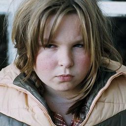 Océane Decaudain 飾演 Catherine, Darling petite