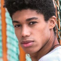 杜邦·普拉多 飾演 Doggy