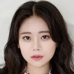 嘉媛 飾演 Yoo Ah-rin