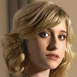 艾莉森·麥克 - My Horrible Year!演員 飾演Nicola 'Nik' Faulkner