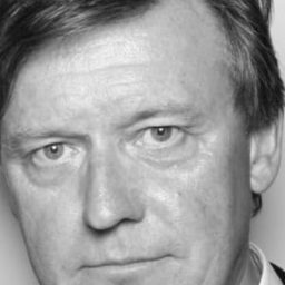 Noël Burton - 鬼影人演員 飾演Prison Doctor