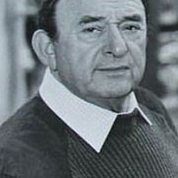 Bernard Spear 飾演 Arnold Takahashi