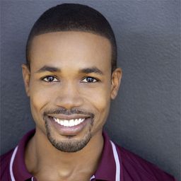 Sean Riggs 飾演 Darrell as an Adult