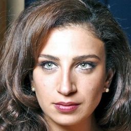 克拉拉·庫里 飾演 Salma