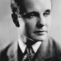 Creighton Hale 飾演 Fred Barrett