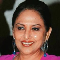 Anju Mahendru - English Babu Desi Mem演員 飾演TV Interviewer