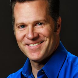 Joel Bishop 飾演 Agent Cochran