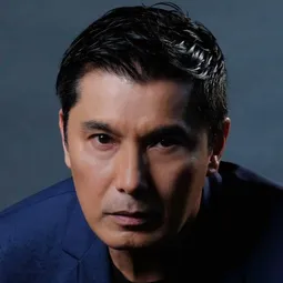 Albert Martinez 飾演 Jose Rizal