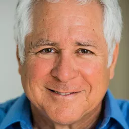 Robert Toupin 飾演 Father