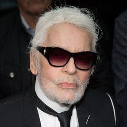 Karl Lagerfeld 飾演 Self