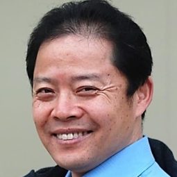 Park Chan-guk - 重返 20 歲：泡菜篇演員 飾演Policeman