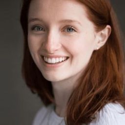 帕皮·吉爾伯特 飾演 Nurse Lucy