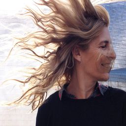 瑪麗亞·里波爾 - 夏日囧途導演