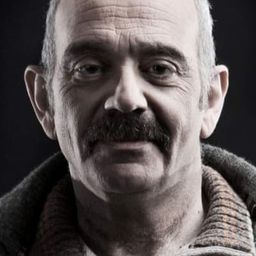 Errikos Litsis 飾演 Lawyer