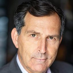 James Wilson 飾演 Abraham Baarker