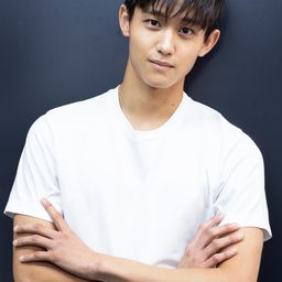 渡辺優哉 飾演 Junior Cleaner