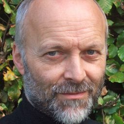 Malcolm Freeman 飾演 Mister Dole