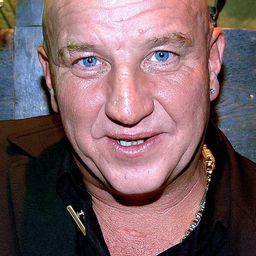 Dave Courtney 飾演 Gordy Metcalf
