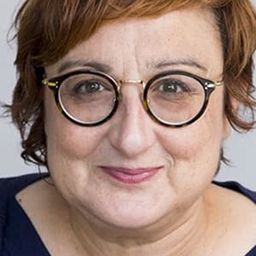 Catherine Benguigui - 鬼上門演員 飾演Concierge