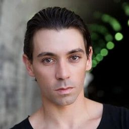 Matt Berberi 飾演 David