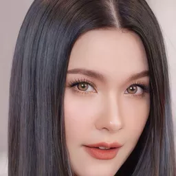 Paowalee Pornpimol 飾演 Yui