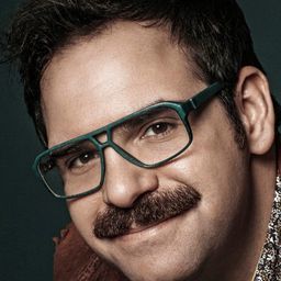 荷黑·烏松 飾演 Luis Buñuel (voice)