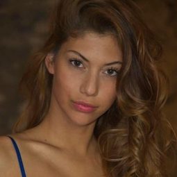 Catherine Haduca - 保鏢演員 飾演Friend #1