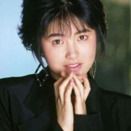 荻野目洋子 飾演 Haruna Sugita