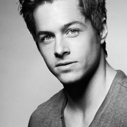 Blake Hood - 緋聞教主演員 飾演Kennedy Peters-Booth