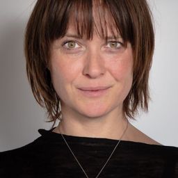 Laufey Elíasdóttir 飾演 Ingibjörg