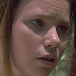 Virginya Keehne 飾演 Allie