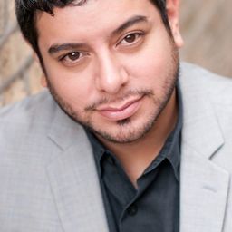 Eduardo N. Martinez - 劈腿困境演員 飾演Felix