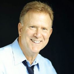 Gerald Berns 飾演 Guard #1