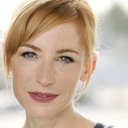 凱倫·史托斯曼 飾演 Elena Galvin (uncredited)