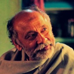 Masood Akhtar 飾演 Keshav