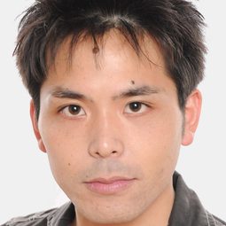 Hideki Kojima 飾演 Kanzaki-sensei (voice)