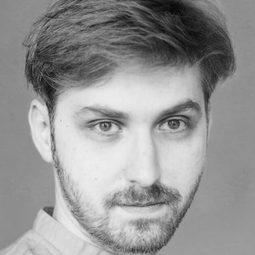 Stefan Huluba - 真相勿語演員 飾演bărbatul #2