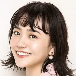 松井愛莉 飾演 Rina Kaneyoshi