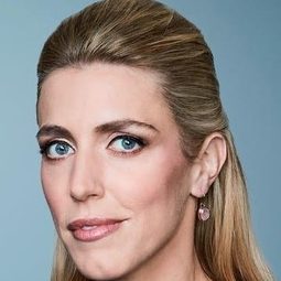 Clarissa Ward 飾演 Self