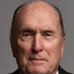 羅拔·杜華 - 舊墨西哥一夜演員 飾演Red