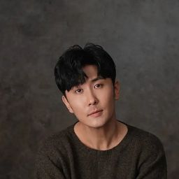 王韶華 飾演 Luo Yu