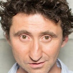 Grigoriy Perel - 飢俄人妻演員 飾演Actor