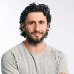 卓格斯·柏葛 飾演 Sebastian