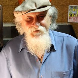 Emmanuel Cavalcanti 飾演 Self