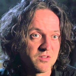 Rob Hardy 飾演 Self