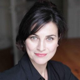 Christelle Prot 飾演 The Mother