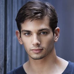 馬庫斯·范科 飾演 Baca Salazar