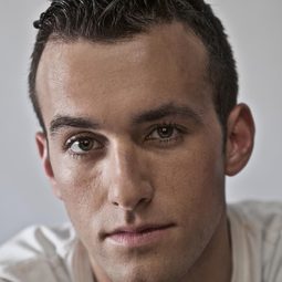 Matthew Ziff - 滑板少年演員 飾演Jerry