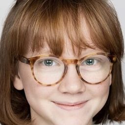 Piper Wallace - Rap出一片天演員 飾演Claire