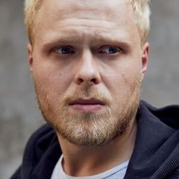 卡羅爾·柏納茨基 飾演 Jacek